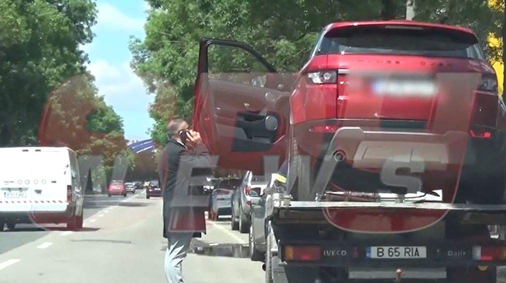 VIDEO PAPARAZZI/ Ce a făcut Ioniță de la Clejani cu mașina fiicei sale! Bolidul Margheritei a fost grav avariat