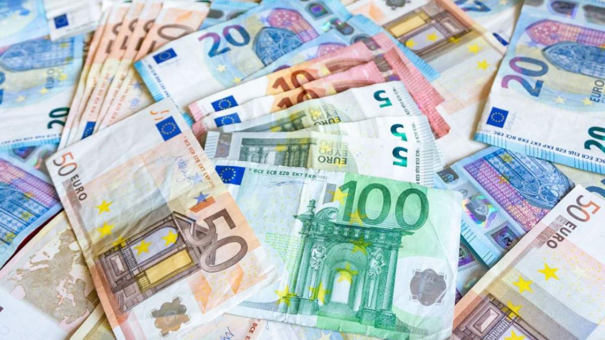 Curs valutar, luni, 25 mai. Cât valorează 1 euro la început de săptămână