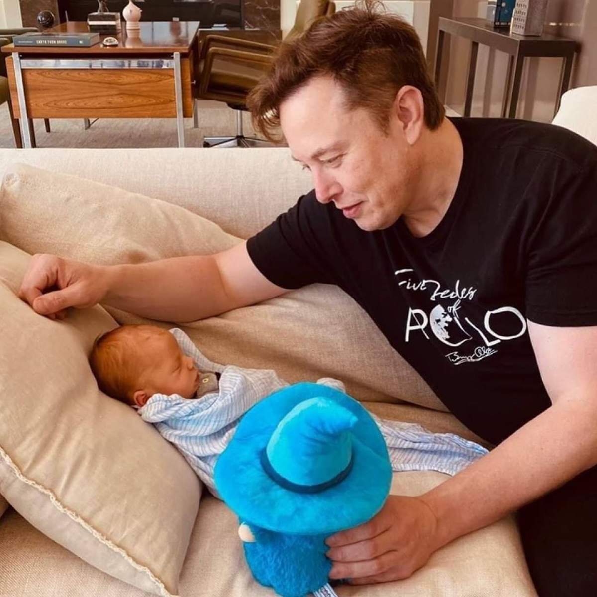 După ce Elon Musk și-a numit fiul X Æ A-12, excentricul om de afaceri s-a răzgândit! Care este noul nume al bebelușului