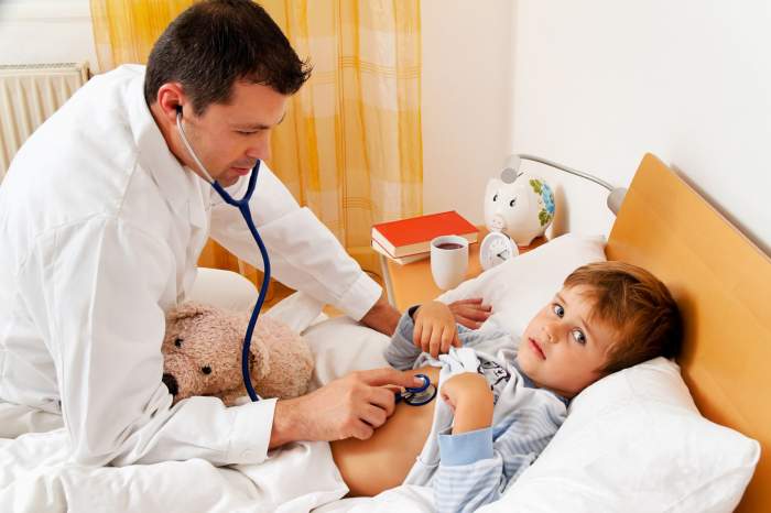 Patru copii din Cluj, bolnavi de rujeolă, au fost confirmați cu coronavirus! Toată comunitatea din care veneau a intrat în izolare