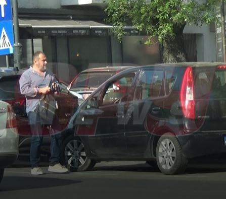 VIDEO PAPARAZZI / Ce a fost și ce a ajuns! Esteticianul vedetelor, la sapă de lemn! Cu ce se afișează acum cunoscutul medic 