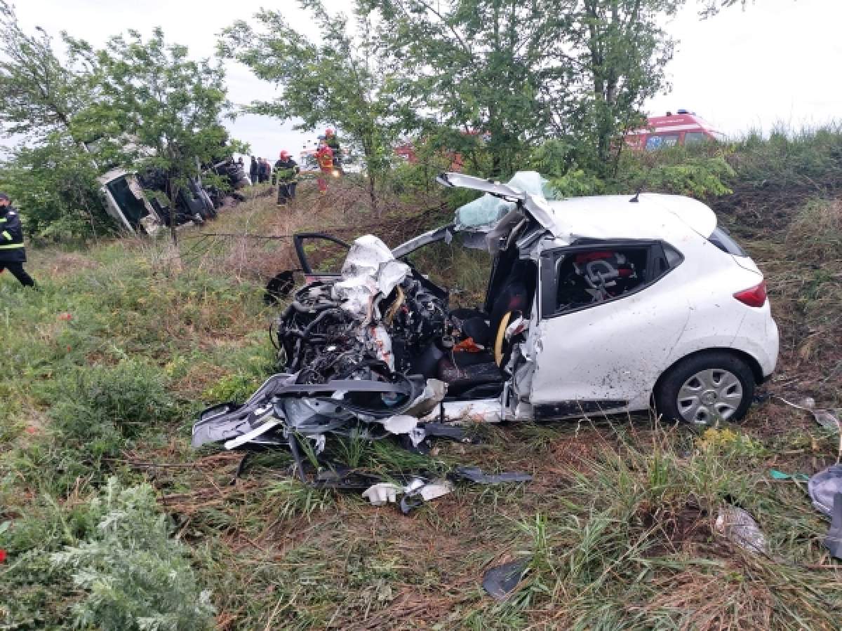 Tragedie de nedescris la Galați! După ce a adormit la volan, un bărbat a intrat pe contrasens și și-a ucis toată familia. Printre victime, și copilașul de doar un an