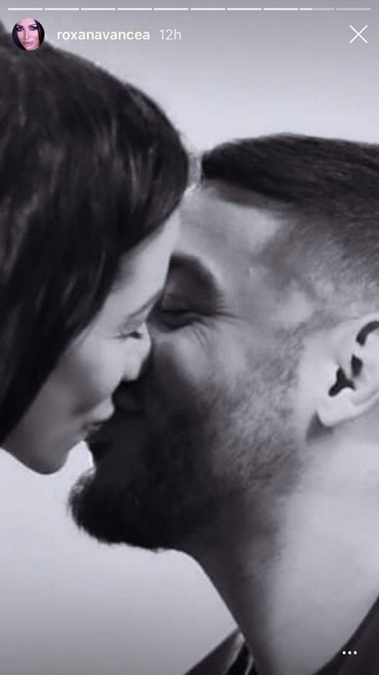 FOTO / Roxana Vancea și soțul său, sărut pătimaș pe Internet! Cei doi au fost protagoniștii unor ipostaze demne de îndrăgostiți