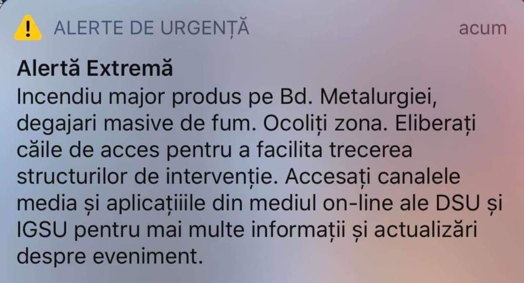 Incendiu de proporții în sudul Capitalei. Zeci de autospeciale au fost trimise la fața locului / VIDEO