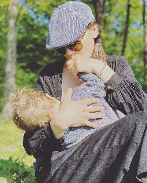 FOTO / Laura Andreșan și Grasu XXL, mai fericiți ca niciodată! Fiica lor va împlini în curând un an