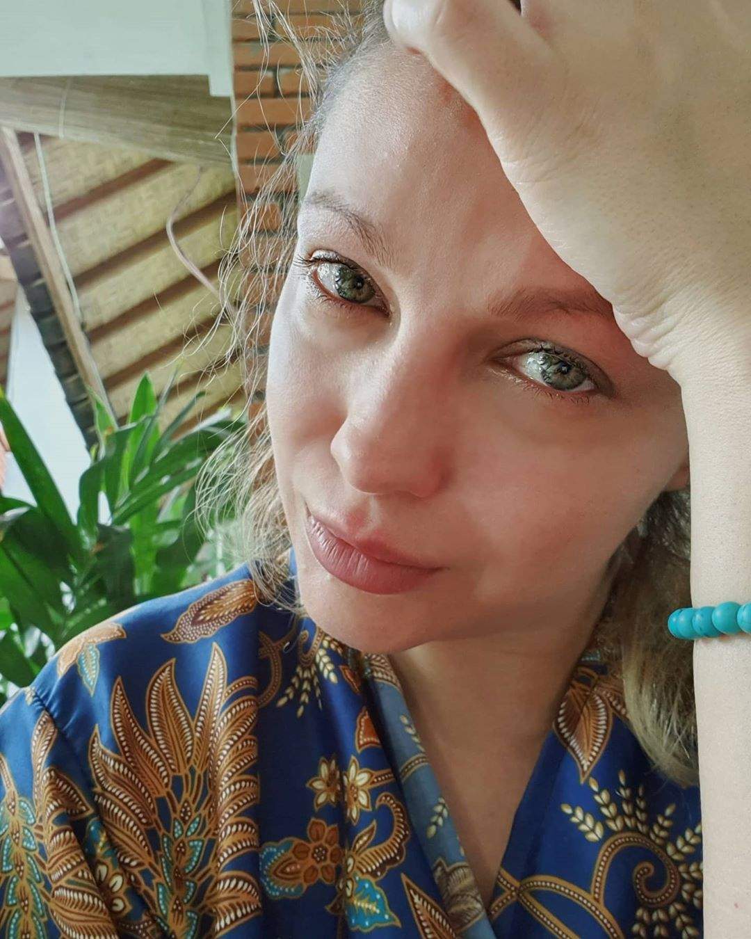 Lora, cu ochii în lacrimi pe Instagram! Artista trece prin momente de groază: ”Suntem totuși blocați în Bali” 
