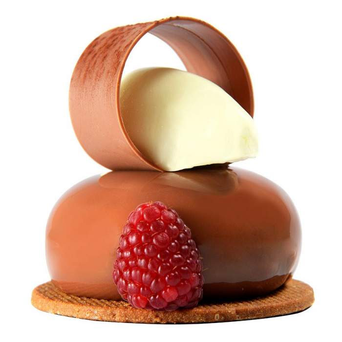 Ocaziile speciale merită sărbătorite cu prăjituri excelente de la Chocolat!