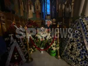 GALERIE FOTO / Altar impresionant de coroane pentru Costin Mărculescu. Prietenii și-au luat rămas bun prin mesaje sfâșietoare. „Nu te vom uita niciodată”