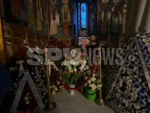 GALERIE FOTO / Altar impresionant de coroane pentru Costin Mărculescu. Prietenii și-au luat rămas bun prin mesaje sfâșietoare. „Nu te vom uita niciodată”