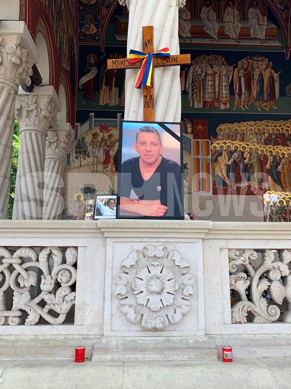 PAPARAZZI / Crucea și tabloul lui Costin Mărculescu, scoase afară din biserică! Din moment în moment va începe slujba de înmormântare!