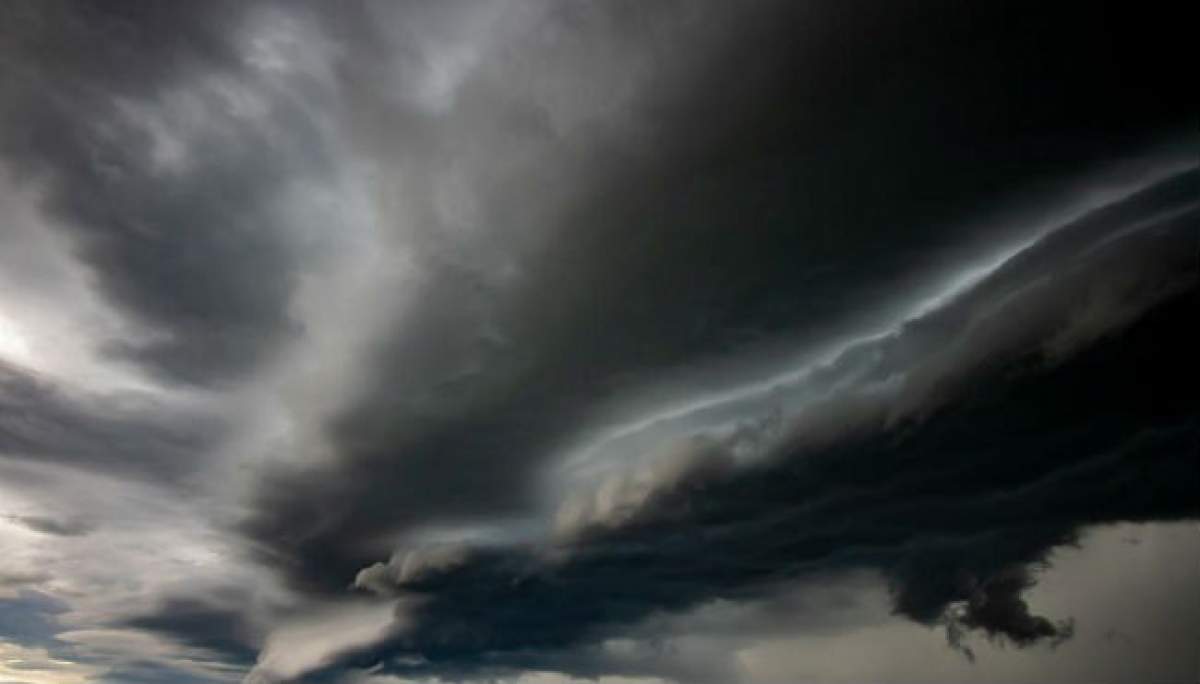 ANM, avertisment de ultimă oră! Cod galben de furtuni până joi. Regiunile vizate de meteorologi