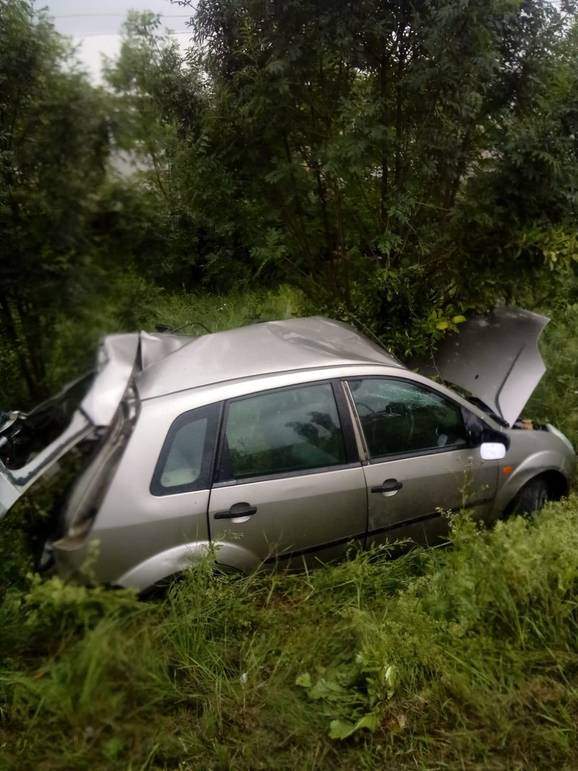 FOTO / Un tânăr de 19 ani a murit într-un accident cumplit, în Timiș. Primele imagini!