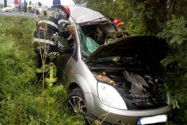 FOTO / Un tânăr de 19 ani a murit într-un accident cumplit, în Timiș. Primele imagini!