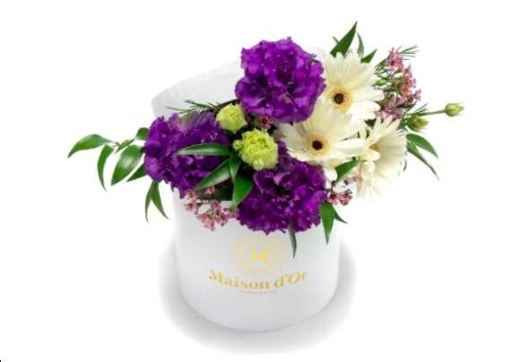 Cutiile cu flori pot reprezenta cadouri business de succes!