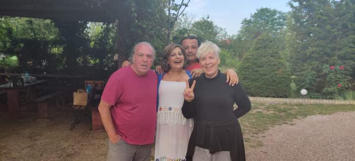 FOTO / Silvia Dumitrescu nu ține cont de vârstă și nici de temperaturi! Artista a înnotat în mare la 15 grade Celsius și a arătat cât de curajoasă este