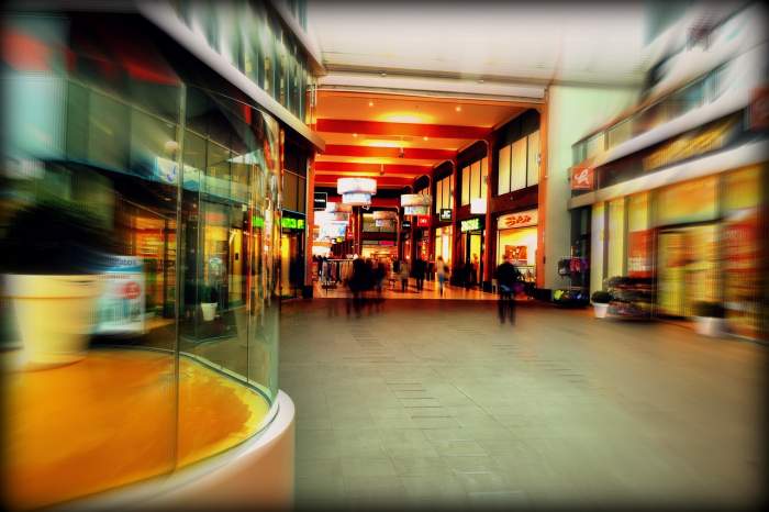Redeschiderea mall-urilor, mult așteptată de români! Anunțul ministrului Economiei