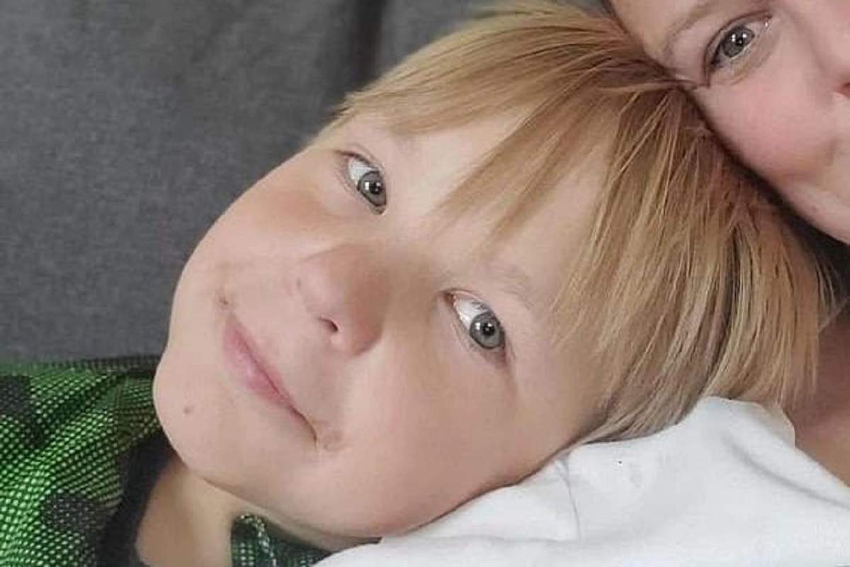 Băiețel de 11 ani, ucis de proprii părinți. Oamenii l-au forțat să bea apă până a murit