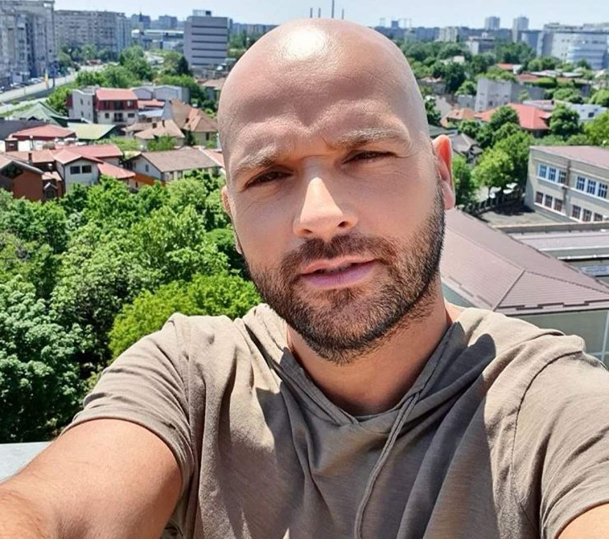 Andrei Ștefănescu, declarații exclusive de pe patul de spital! Ce spune artistul, după ce a fost confirmat cu coronavirus: „Nu este o simpă răceală”