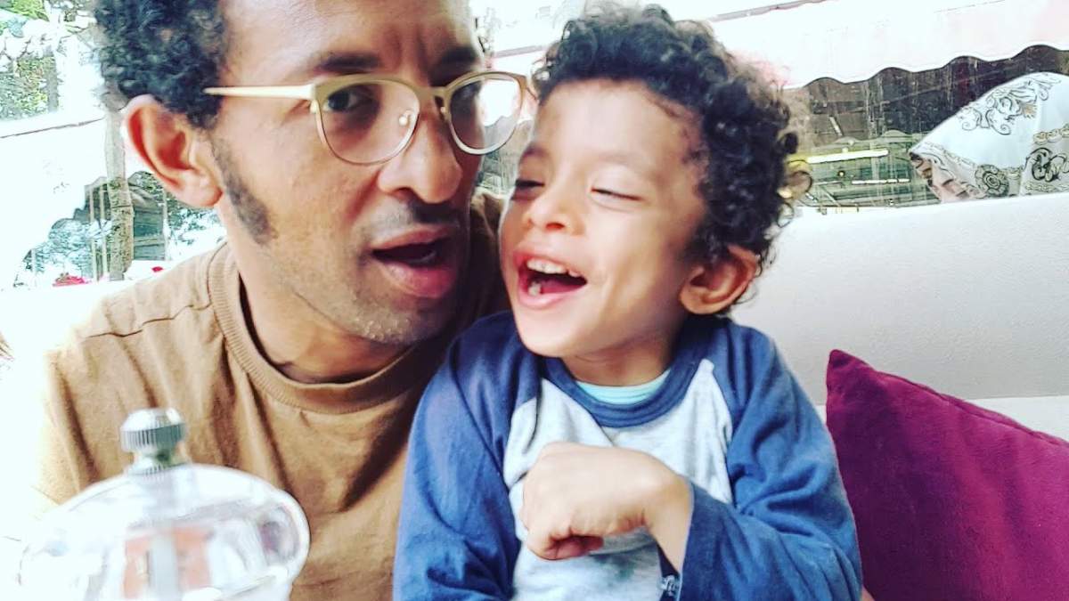 Filmare emoționantă cu fiul bolnav al lui Kamara. Clipul i-a mișcat pe fani până la lacrimi / VIDEO