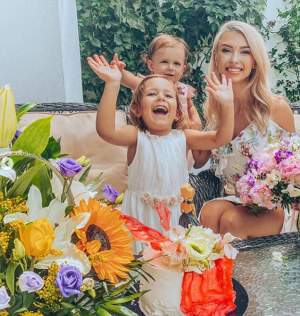 Un an cât zece! Andreea Bălan a trecut prin cele mai grele momente, însă astăzi zâmbește din nou! Cele două fetițe au surprins-o de ziua sa de naștere. ”De câte ori am luat-o de la capăt”