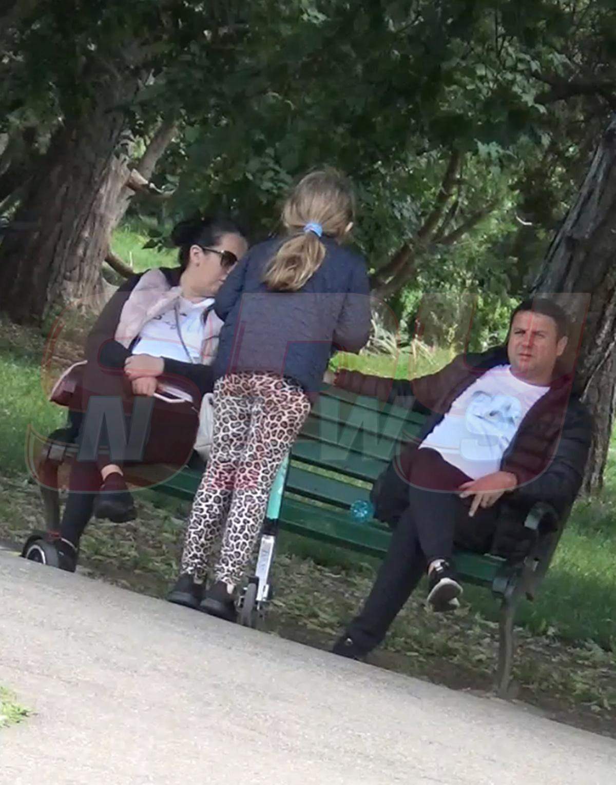 VIDEO PAPARAZZI / Cum își răsfață el fetele, nu o mai face nimeni! Nicu Paleru a lăsat scena pentru o plimbare cu familia. Cum a fost surprins cântărețul