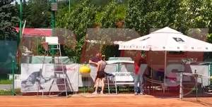 VIDEO PAPARAZZI / Fără dragoste nu se poate! Simona Halep și-a reluat antrenamentul, iar iubitul e lângă ea și o susține ”cu iubire”. Gestul făcut de viitorul soț al tenismenei
