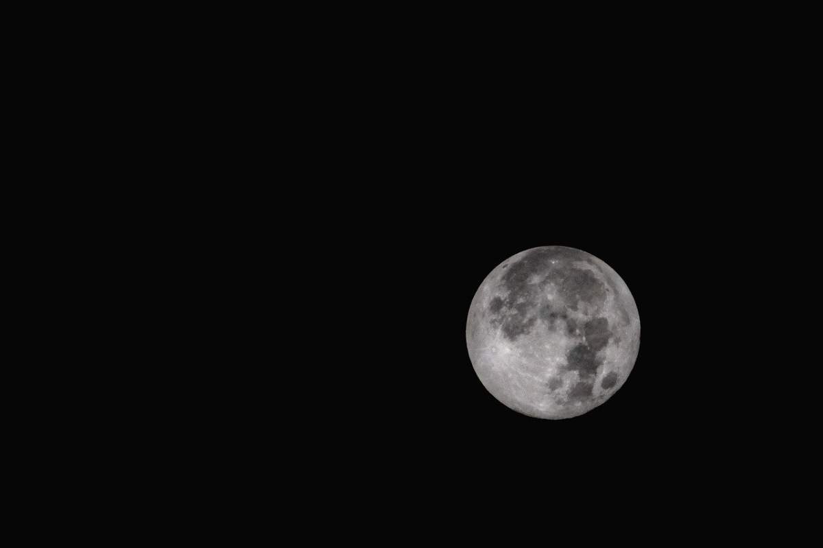Eclipsă de Lună prin penumbră, în această seară! La ce oră poți vedea, din România, evenimentul astronomic