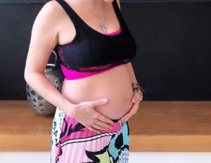 FOTO / Bucurie imensă pentru fanii „Rebelde”! O celebră actriță din faimoasa telenovelă este însărcinată! Fotografie emoționantă cu burtica de gravidă