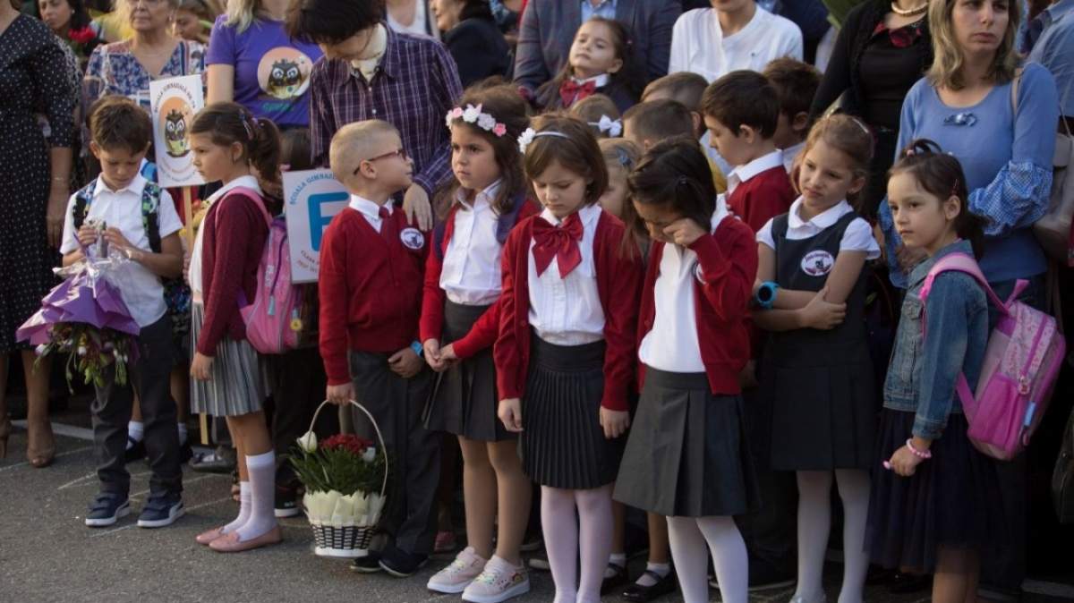 Serbările de sfârșit de an, interzise! De ce nu vrea ministerul Educației organizarea evenimentului în curtea școlii