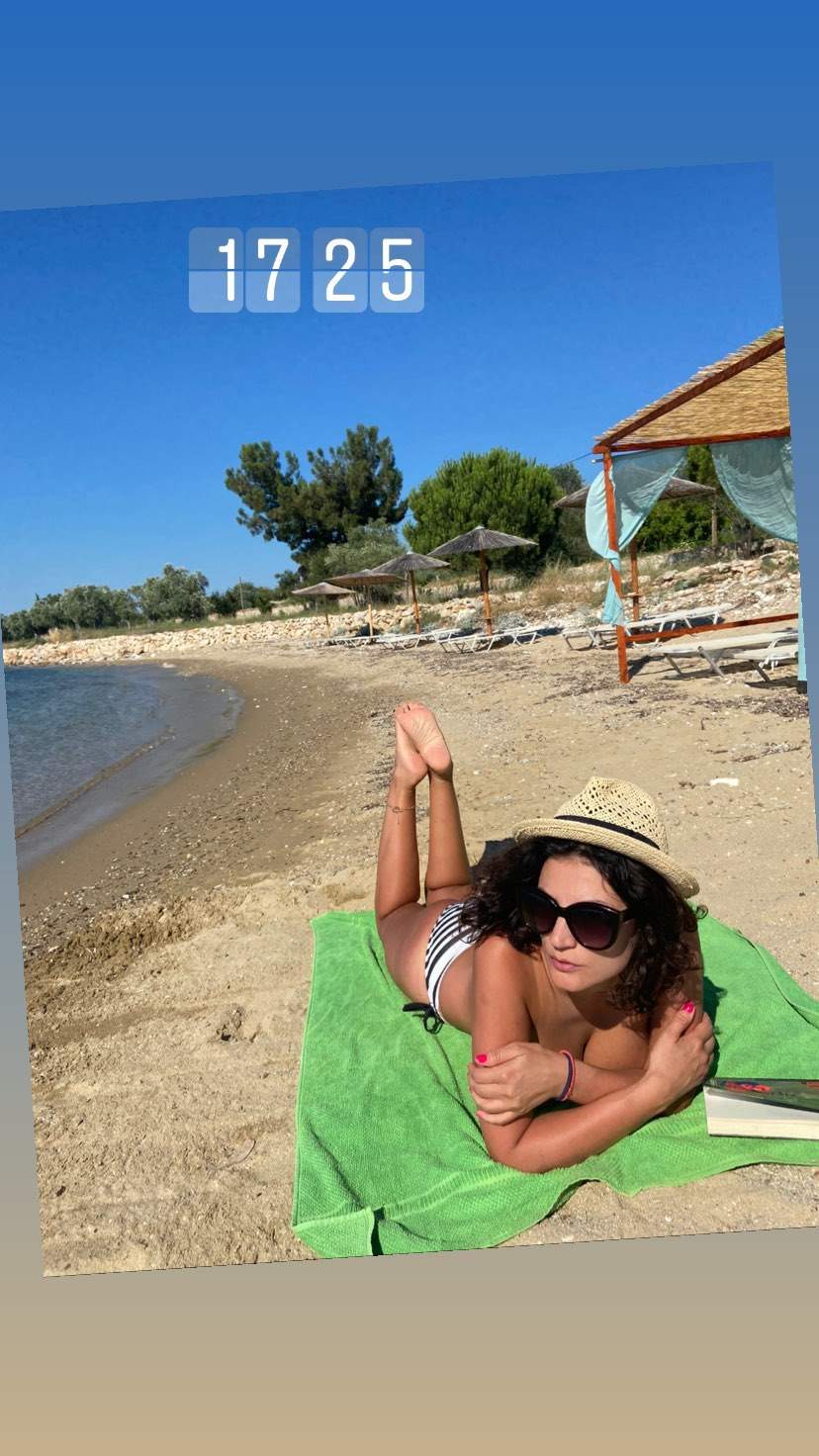 Ioana Ginghină, topless la plajă. Actrița le-a arătat tuturor ce doar iubitul poate vedea / FOTO