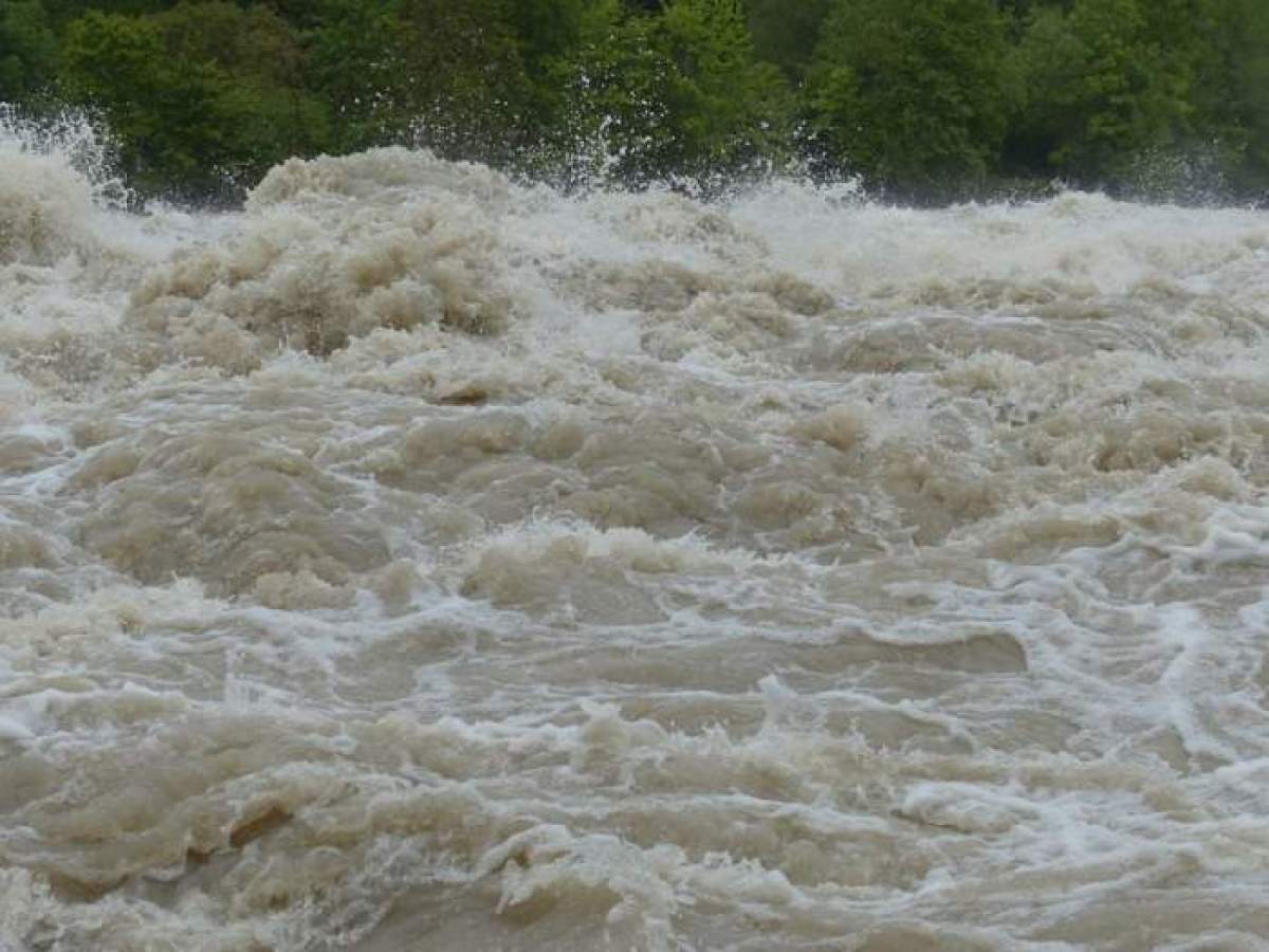 ANM a emis cod galben de ploi torențiale în toată țara! România, lovită din nou de inundații 