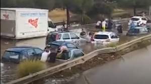Doi oameni au murit înecați în mașină, după o indundație în Palermo! Imaginile șocante cu cea mai abundentă ploaie din istoria orașului / FOTO