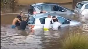 Doi oameni au murit înecați în mașină, după o indundație în Palermo! Imaginile șocante cu cea mai abundentă ploaie din istoria orașului / FOTO