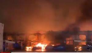 Incendiu violent în Piața Mare din Oradea! Peste 50 de pompieri au intervenit să stingă focul / FOTO
