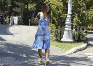 Iubita lui Florin Piersic Jr., apariție provocatoare pe străzile din Capitală! Andreea, cu formele la vedere în cea mai sexy rochiță / PAPARAZZI