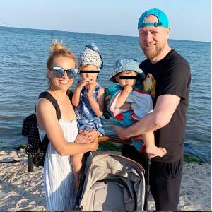 Simona Gherghe, prima vacanță împreună cu familia completă! A plecat la mare cu soțul și cei doi copii! / FOTO