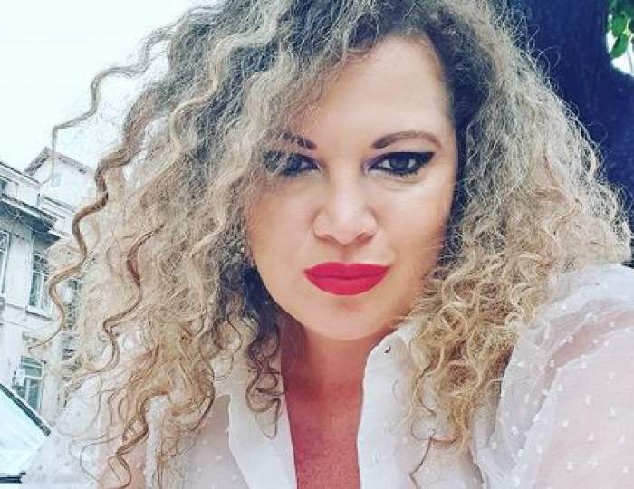 Oana Lis, criticată dur de fani, pe motiv că nu știe să se dea cu... ruj: ”Noua modă, să aplici pe lângă” / FOTO 