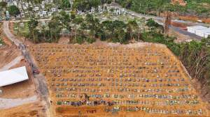 Imagini cutremurătoare cu sute de morminte ale morților de Covid-19 din Brazilia! Numărul de infectări a depășit 2 milioane / FOTO