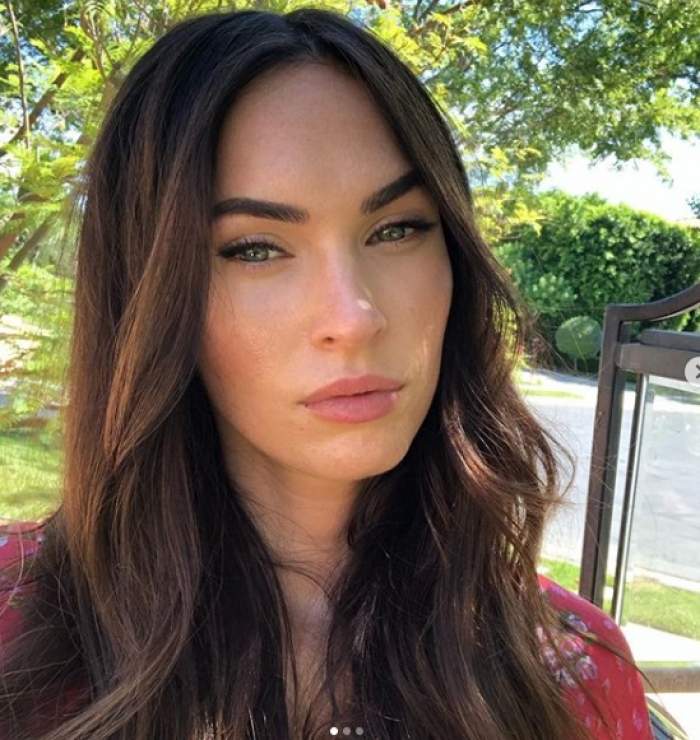 Megan Fox suferă de o afecțiune gravă. Actrița ascunde mereu acest detaliu când pozează / FOTO