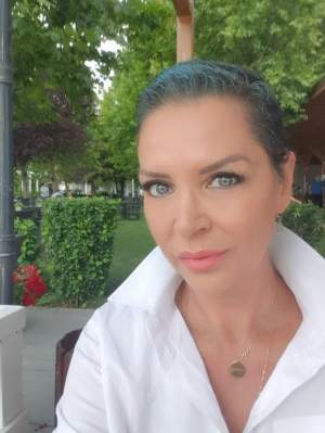 Cum arată Eugenia Șerban, după ce a câștigat lupta cu cancerul: ”Mi-am pus gene și mi-am făcut părul albastru” / FOTO 