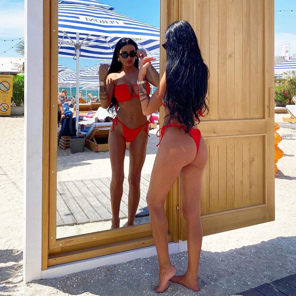 Daniela Crudu și-a lăsat formele apetisante la vedere la malul mării! Focoasa brunetă a făcut furori pe plajă / FOTO