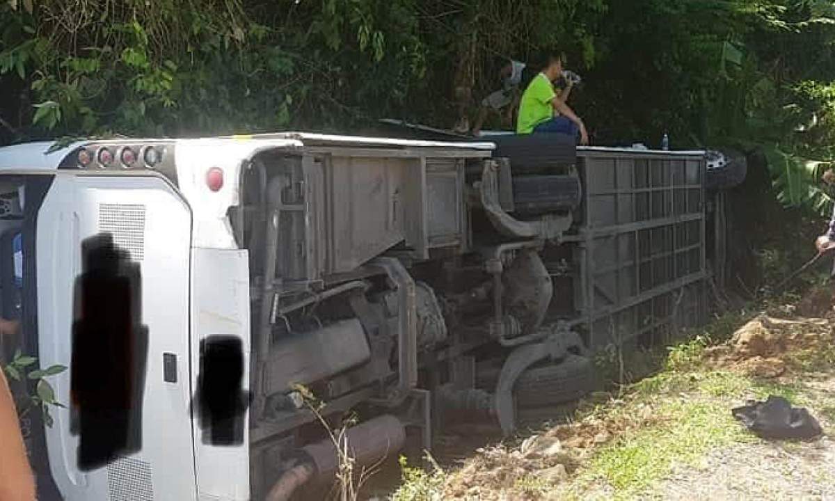 Tragedie în Vietnam! 15 morți, după ce un autobuz s-a răsturnat într-o prăpastie!