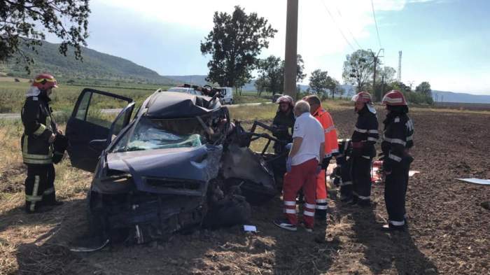 Accident grav cu un mort, în județul Tulcea! Șoferul a decedat la câțiva pași de o mănăstire / FOTO