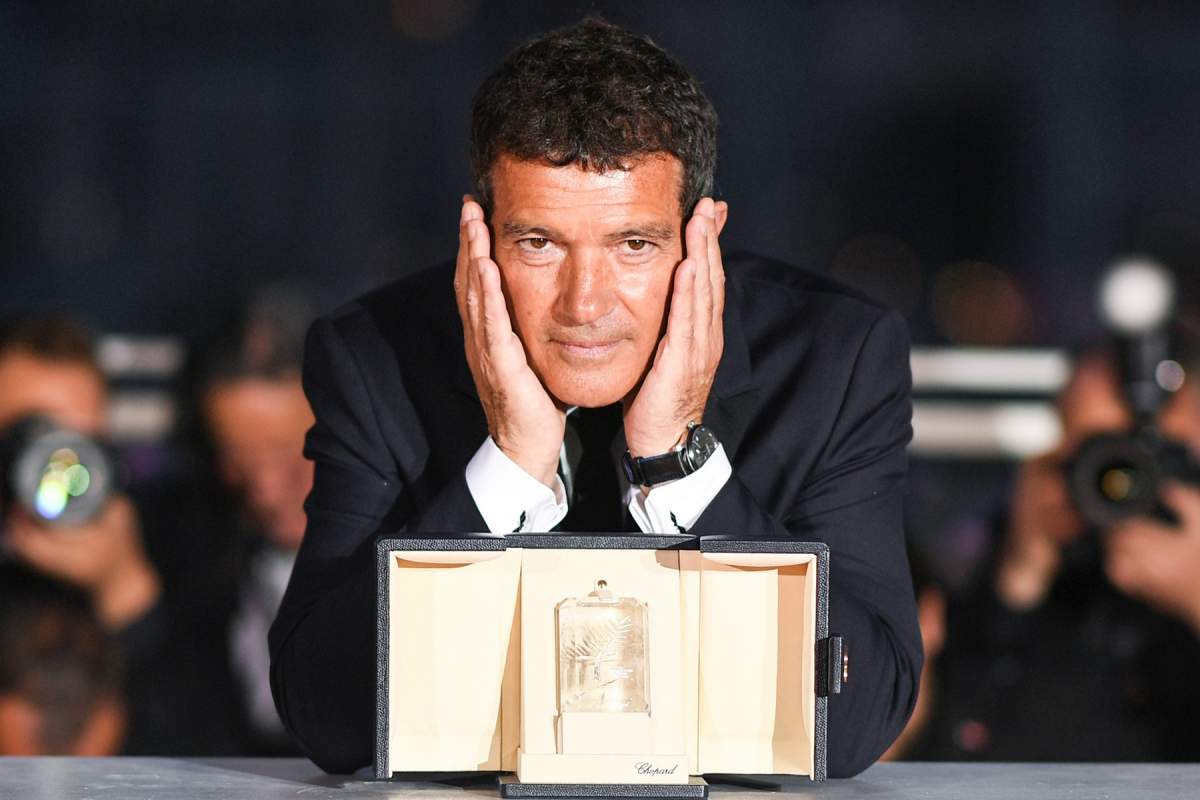 Antonio Banderas are coronavirus