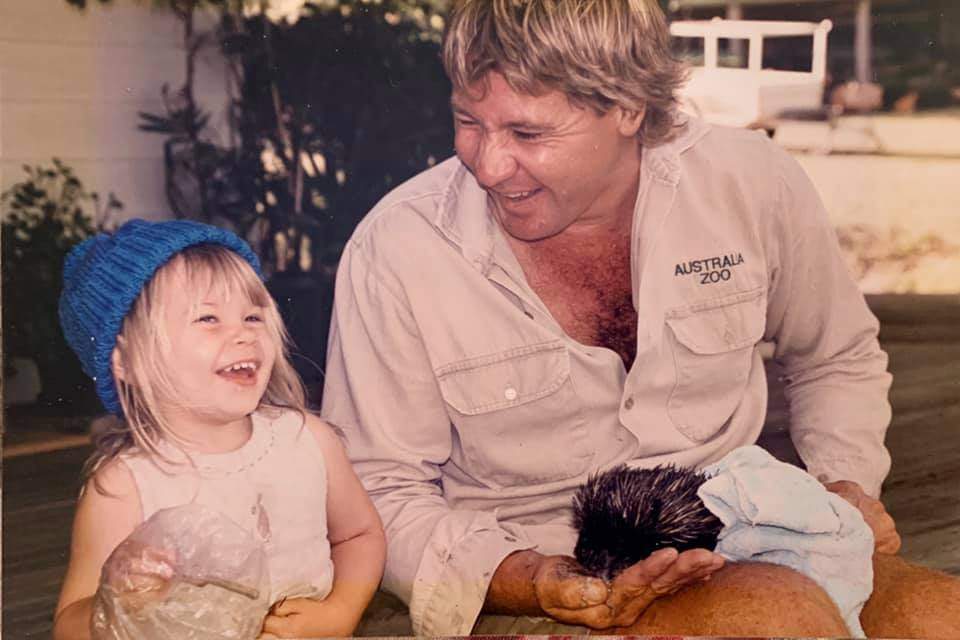 Bindi Irwin este însărcinată! Când se va naște nepoțelul regretatului zoolog și om de televiziune, Steve Irwin / FOTO