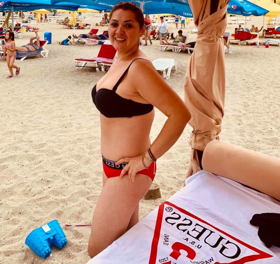 Cum arată Minodora în costum de baie după ce a slăbit 30 de kilograme! Imagini cu vedeta, la mare!