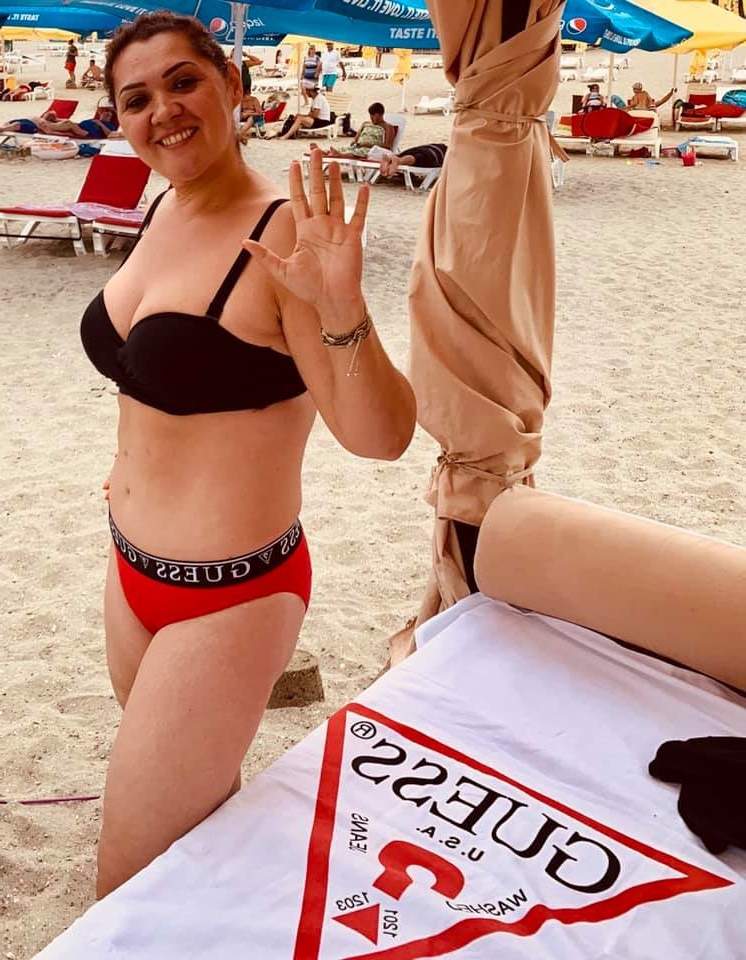 Cum arată Minodora în costum de baie după ce a slăbit 30 de kilograme! Imagini cu vedeta, la mare!