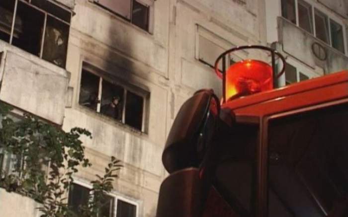 Panică la un bloc din Botoșani! O femeie, mamă a trei copii, și-a dat din greșeală foc la apartament