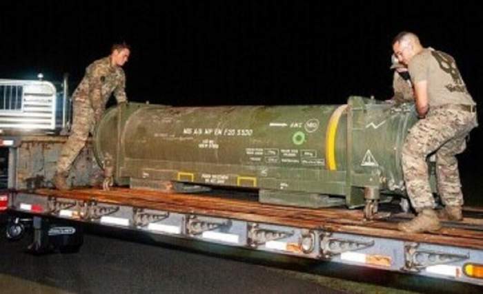 Rachetă descoperită într-un container de pe aeroport! Militarii din Florida nu-și pot explica incidentul / FOTO