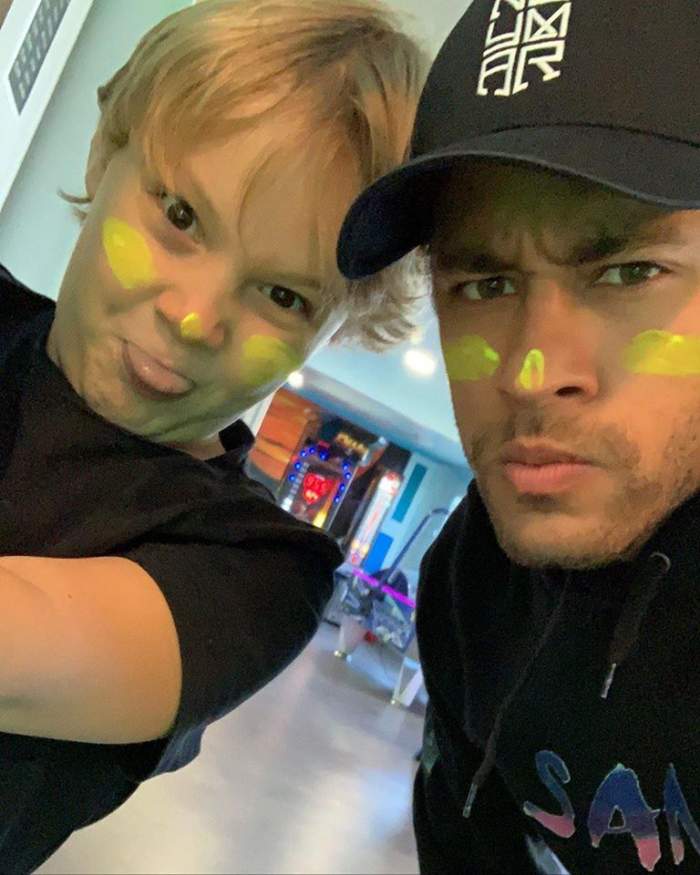 Viaţa lui Neymar, vedeta echipei PSG. Cine sunt părinţii lui şi cum arată fiul fotbalistului / GALERIE FOTO